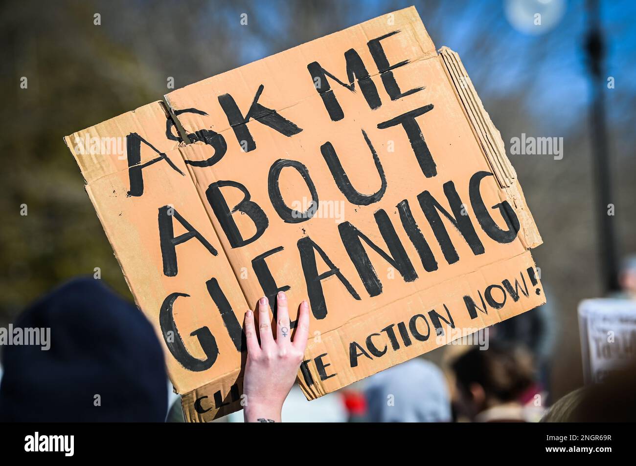 Appell zur Glanz bei einem marsch, bei dem Maßnahmen zur Bekämpfung des Klimawandels gefordert werden, Montpelier, VT, USA. Stockfoto