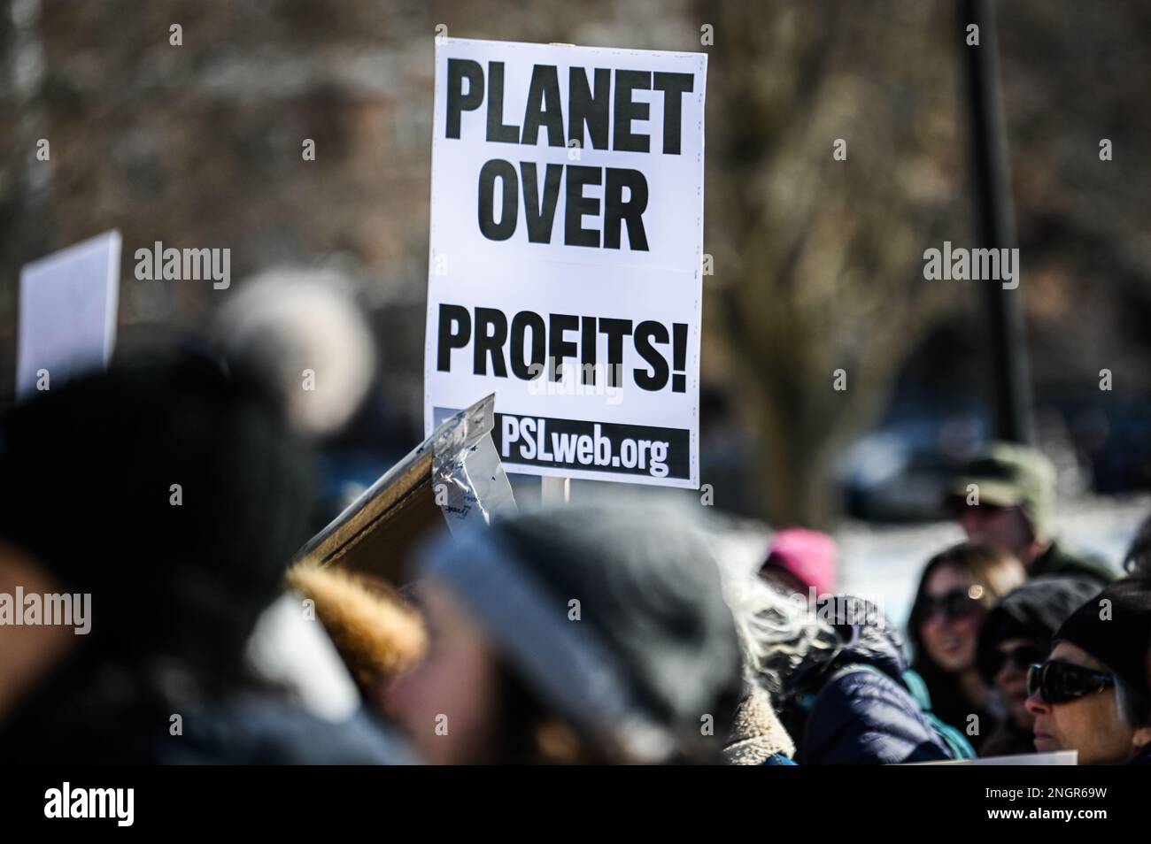 Demonstranten auf einem märz, der Maßnahmen zur Bekämpfung des Klimawandels fordert, Montpelier, VT, USA. Stockfoto