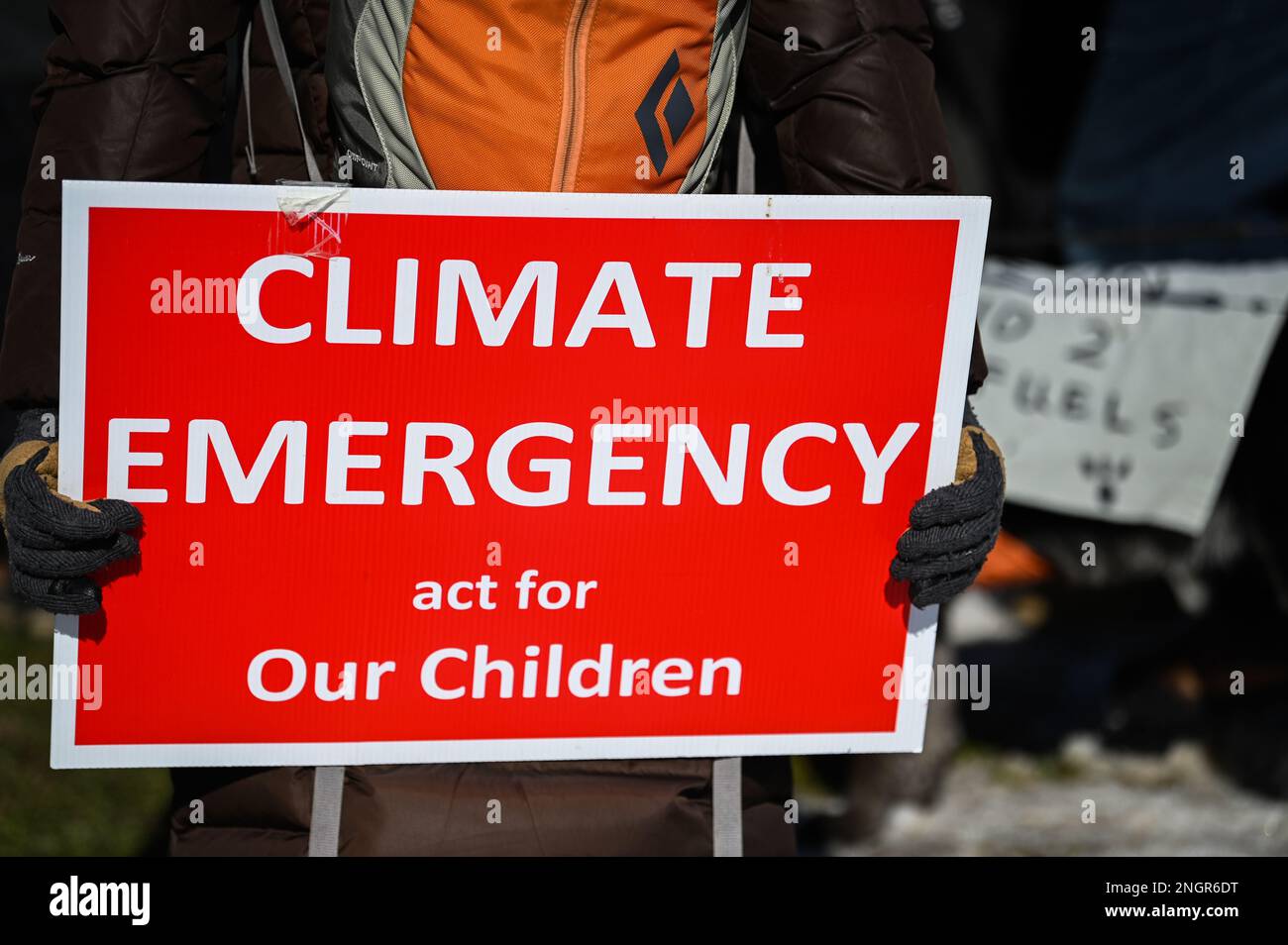Climate Emergency: Demonstranten auf einem marsch, die Maßnahmen zur Bekämpfung des Klimawandels fordern, Montpelier, VT, USA. Stockfoto