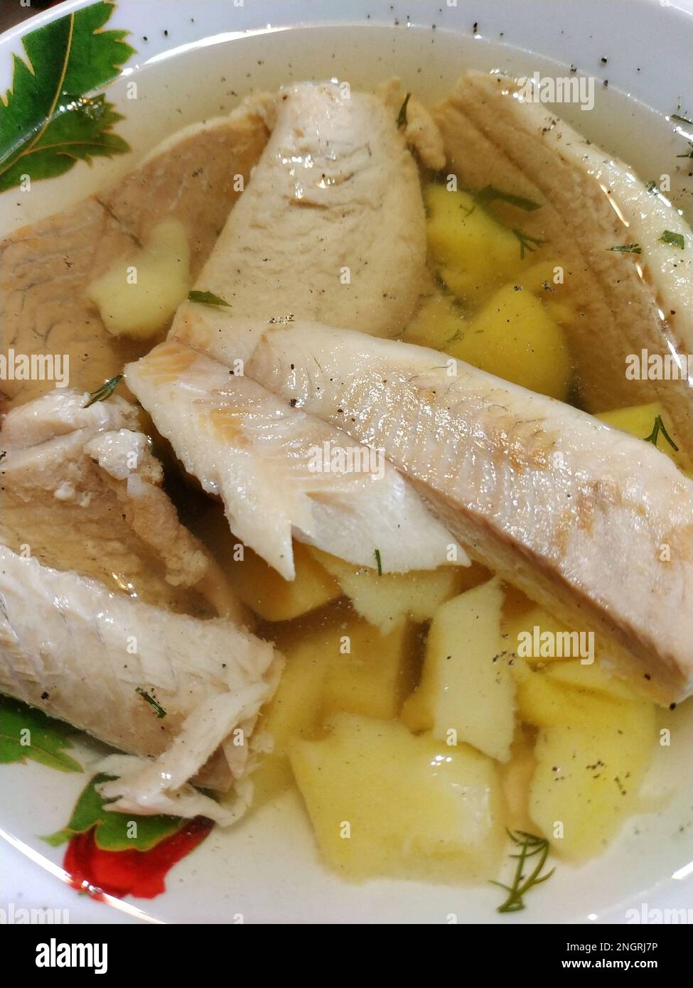 Leckeres frisch zubereitetes Gericht mit Fischsuppe aus nächster Nähe Stockfoto