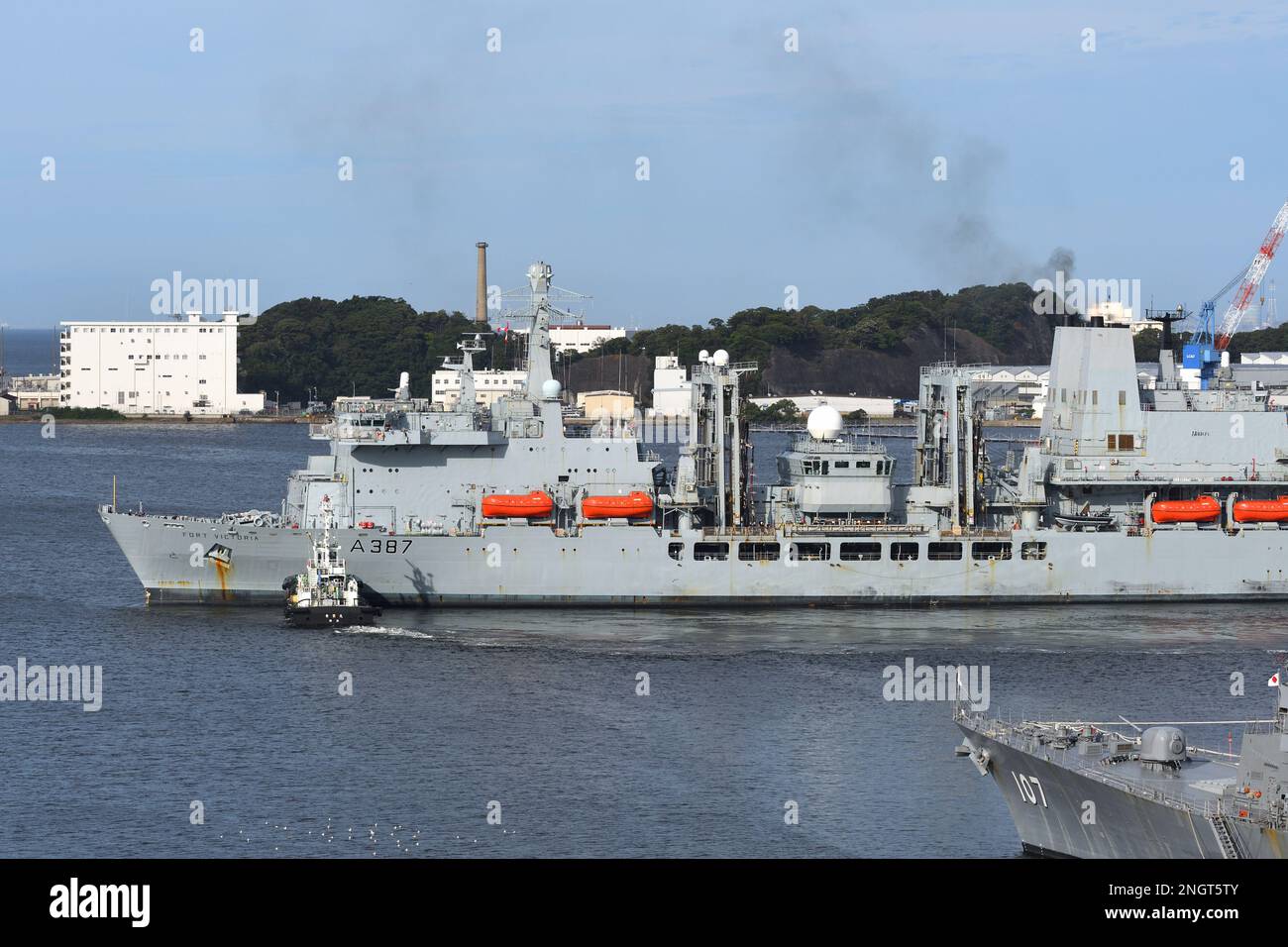 Präfektur Kanagawa, Japan - 23. August 2021: Royal Navy RFA Fort Victoria (A387), Nachfüllöler der Klasse Fort Victoria. Stockfoto