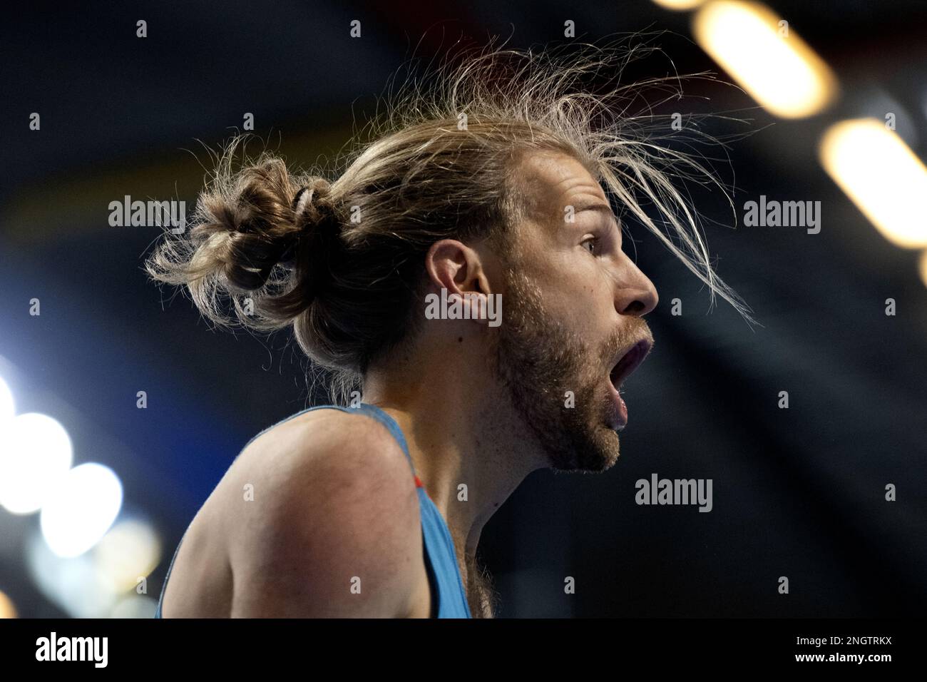 APELDOORN - High-Jumper Douwe Amels am zweiten Tag der niederländischen Hallenathletik-Meisterschaft. ANP OLAF KRAAK niederlande raus - belgien raus Stockfoto