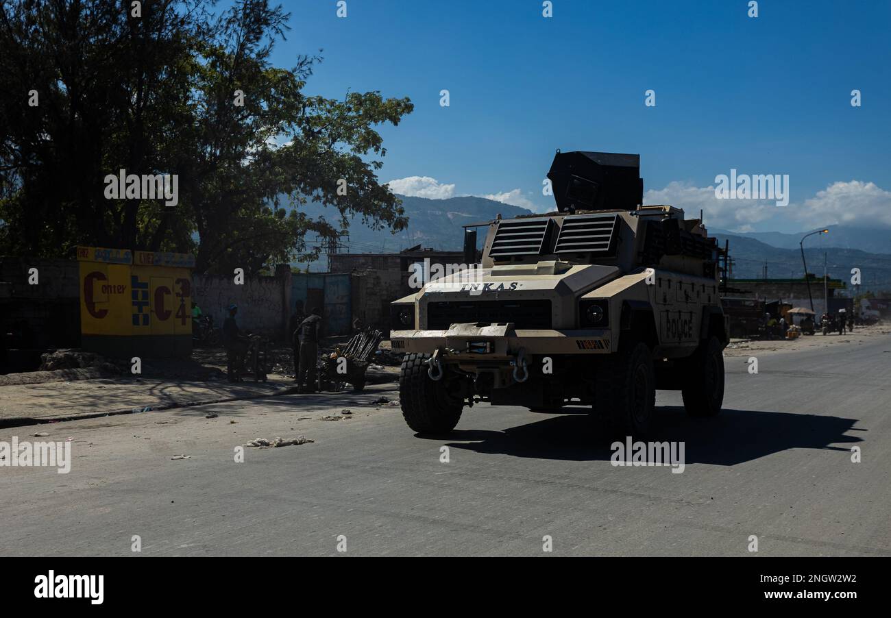 Port Au Prince, Haiti. 17. November 2022. Ein Mine-Resistant Ambush Protected Vehicle (MRAP), das am 17. November 2022 der haitianischen Nationalpolizei in Port-au-Prince, Haiti, gehört. (Foto: Collin Mayfield/Sipa USA) Guthaben: SIPA USA/Alamy Live News Stockfoto