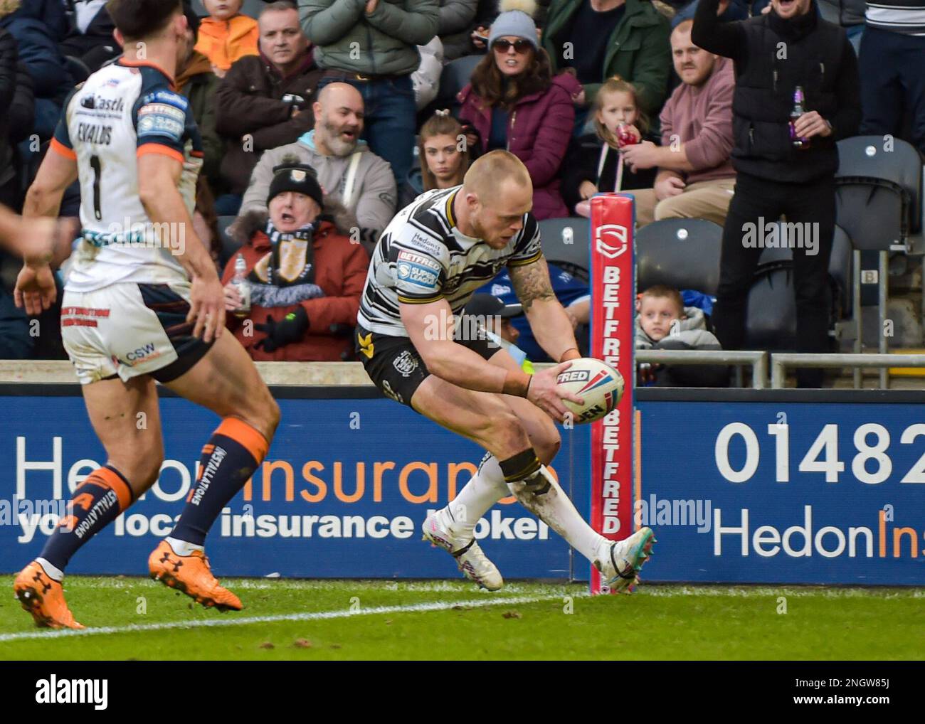 Hull, UK. 19. Februar 2023. Adam Swift vom Hull FC erhält am 19. Februar 2023 in Runde 1 des Betfred Super League Photo Credit Craig Cresswell Photography Credit: Craig Cresswell/Alamy Live News einen Triple Hull FC gegen Castleford Tigers im MKM Stadium, Hull, West Yorkshire, Großbritannien Stockfoto