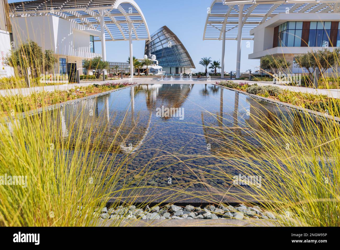 Das Event Center Gebäude in New Ayia Napa Marina im Ajia Napa Resort in Zypern Inselland Stockfoto