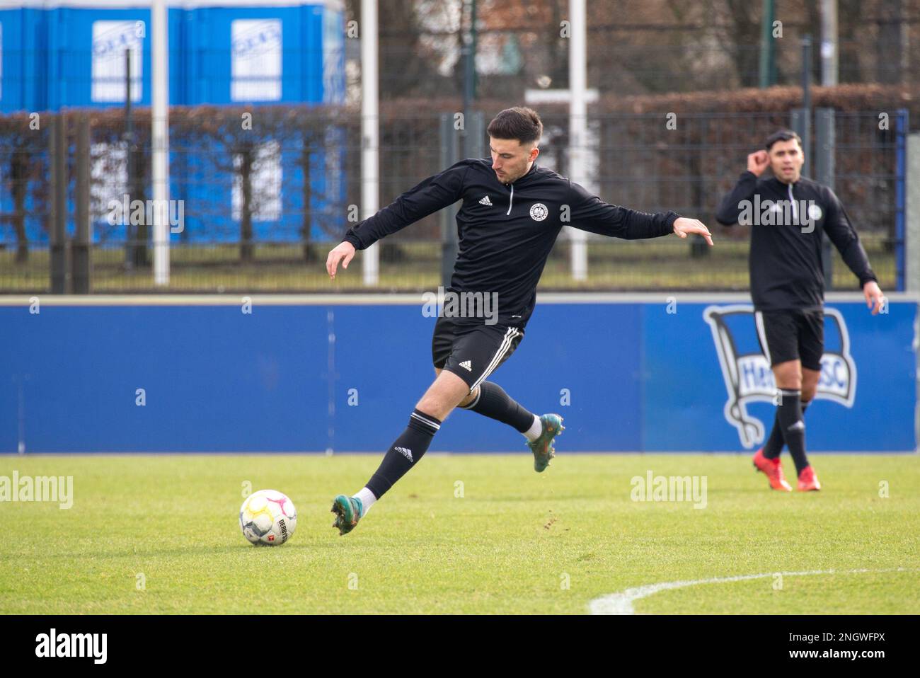 Berlin, Deutschland. 19. Februar 2023. Während des Spiels Hertha Berlin II gegen Tennis Borussia Berlin in der Runde 21 der Regionalen Liga Nordosten, Berlin, 19. Februar 2023. Iñaki Esnaola / Alamy Live News Kredit: Iñaki Esnaola/Alamy Live News Stockfoto