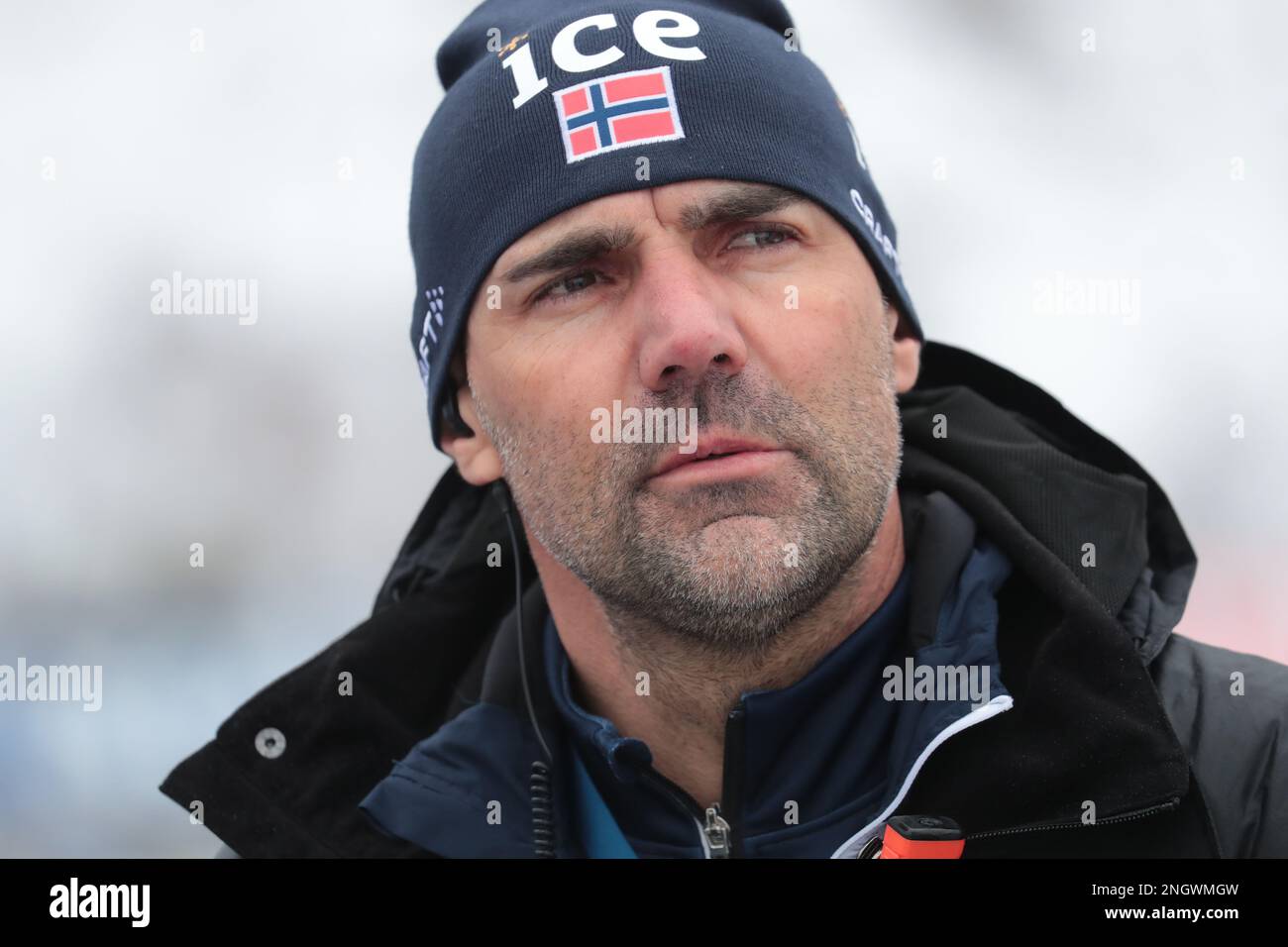 Oberhof, Deutschland. 19. Februar 2023, Lotto Th&#xfc;ringen Arena, Oberhof, Deutschland; 2023 BMW IBU World Championships Biathlon; Mass Start Race; Coach für norwegische Mannschaft, aus Frankreich, Siegfried Mazet Credit: Action Plus Sports Images/Alamy Live News Stockfoto