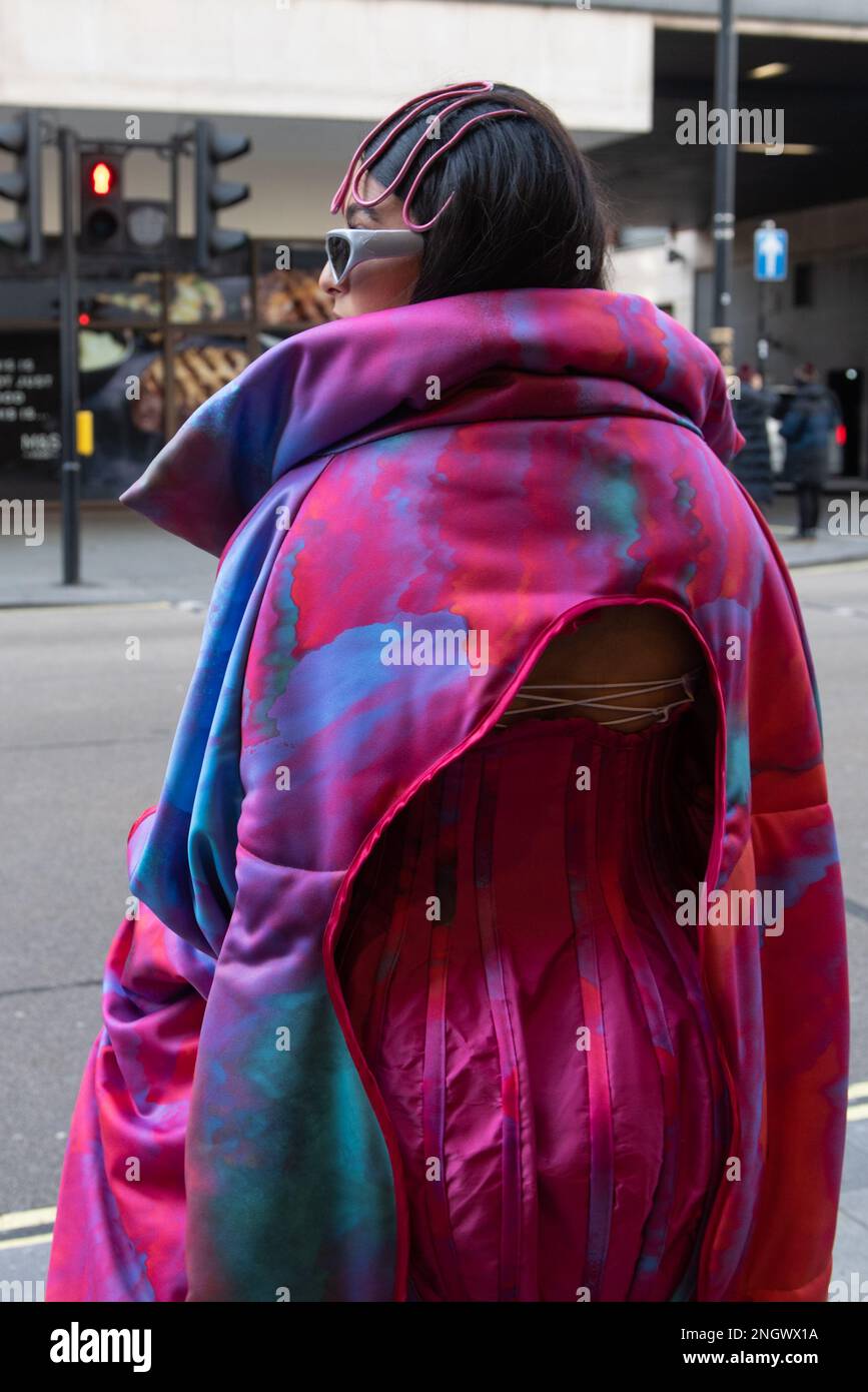 London, 19. Februar 2023, an- und Abflüge für London Fashion Week, NEWGEN, Lou Morris Photography/Alamy Live News Stockfoto