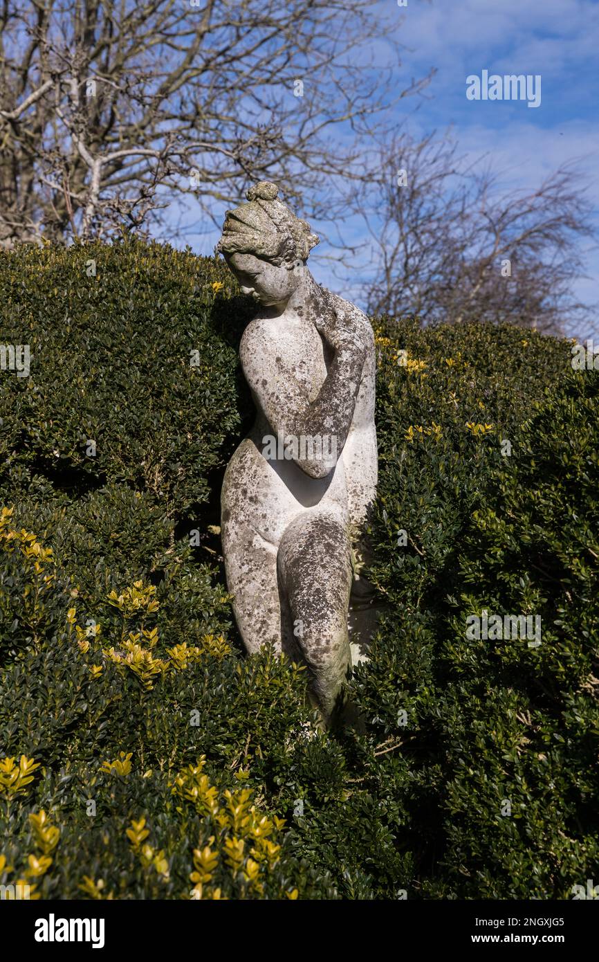 Statue im Garten des Charleston House Stockfoto