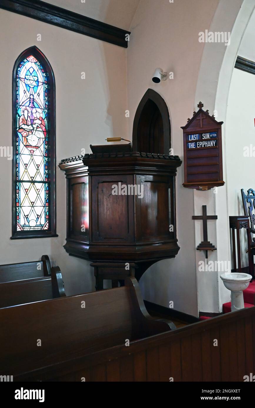 Die Kanzel der Minister in der Bischofskirche der Heiligen Dreifaltigkeit wurde 1850 in der Kleinstadt Hertford, North Carolina, fertiggestellt. Stockfoto