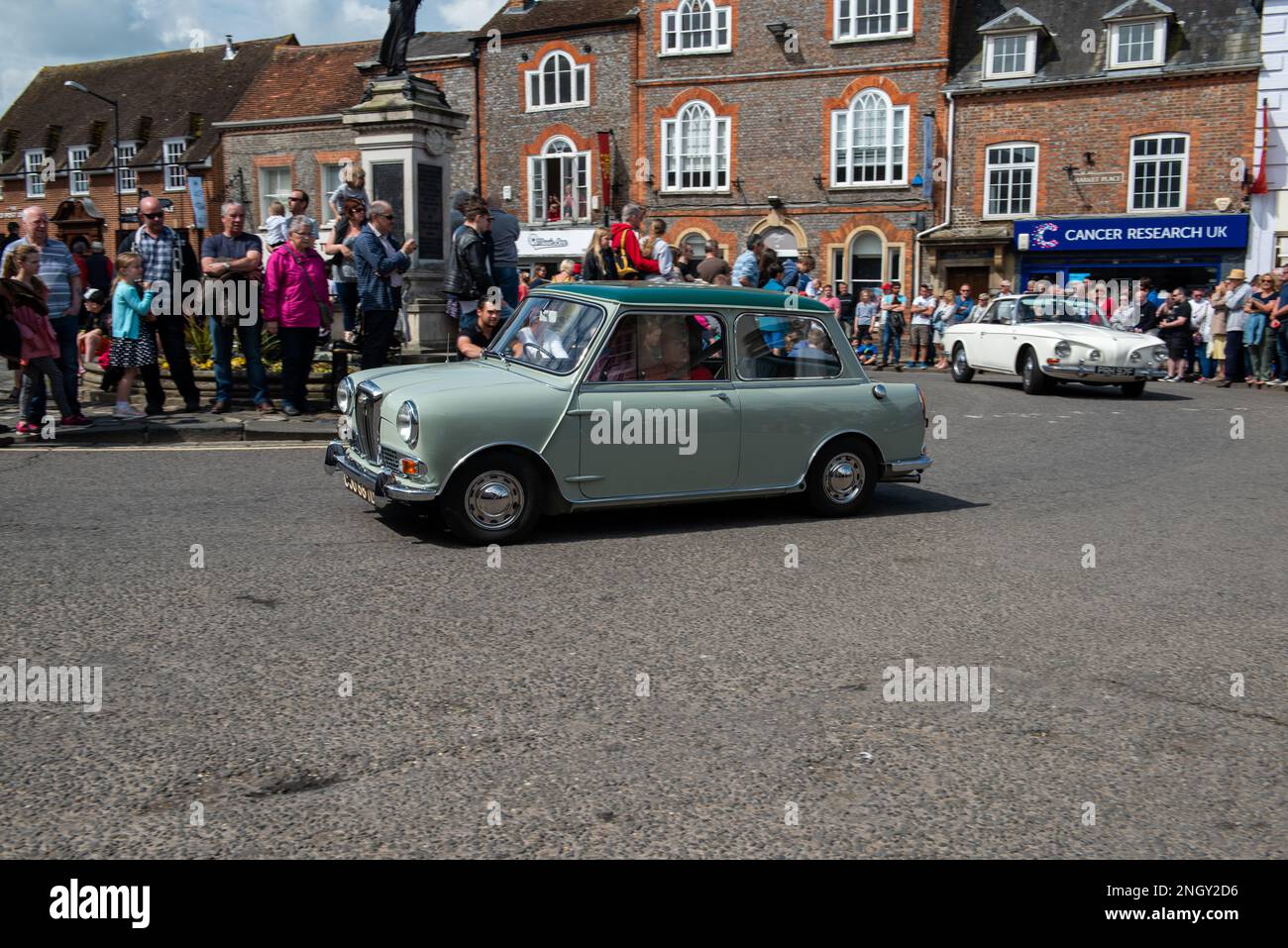 Wallingford Vehicle Rally 2018, Parade am Marktplatz Stockfoto