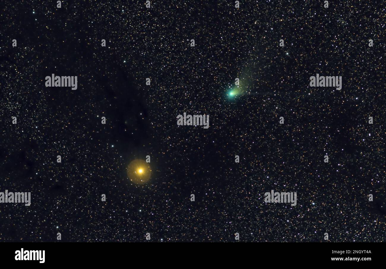 Verbindung zwischen COMET C/2022 E3 (ZTF) und Mars am 10. Februar 2023 aus Italien, Toskana Stockfoto