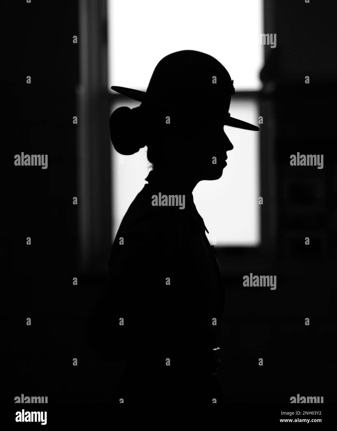 Rekruten der Papa Company, 4. Recruit Training Bataillon, treffen ihre Ausbilder an Bord des Marine Corps Recruit Depot, Parris Island, SC, am 2. Dezember 2022. Der Abholtag ermöglicht es den Trainern, den Rekruten die Regeln und Erwartungen der Recruit-Schulung beizubringen. Stockfoto