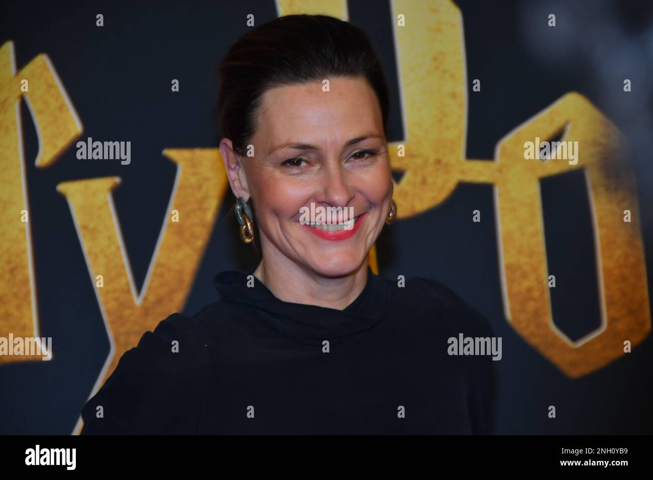 Anja Reschke bei der Neuinszenierung von »Harry Potter und das verwunschene Kind« Premiere im Mehr! Theater am Großmarkt. Hamburg, 19.02.2023 Stockfoto