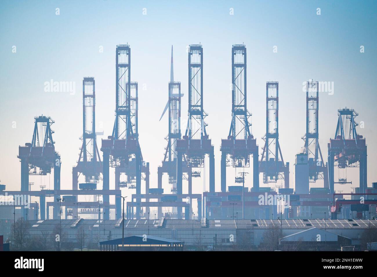Hafen und Elbe, Hamburg, Deutschland Stockfoto