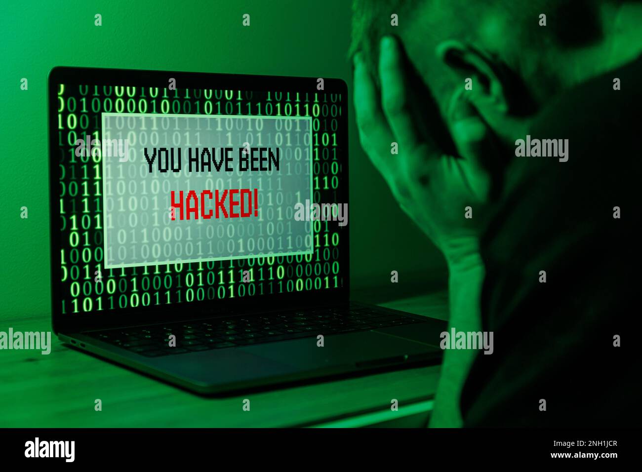 Hacker-Angriff auf den Computer. Warntext auf dem PC: Sie wurden gehackt Stockfoto