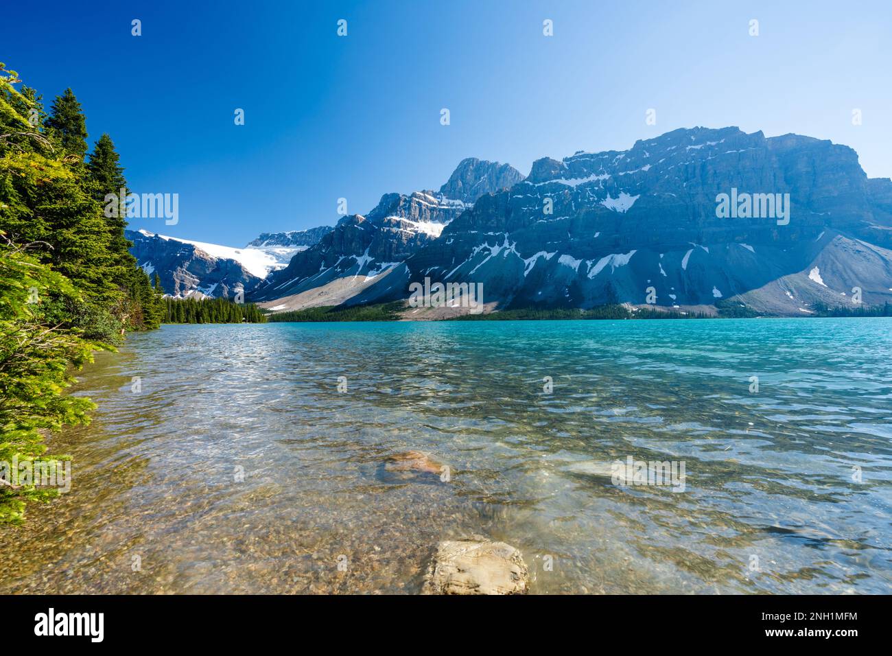 Banff National Park wunderschöne Landschaft. Bogensee im Sommer. Alberta, Kanada. Naturlandschaft in den Kanadischen Rocky Mountains. Stockfoto