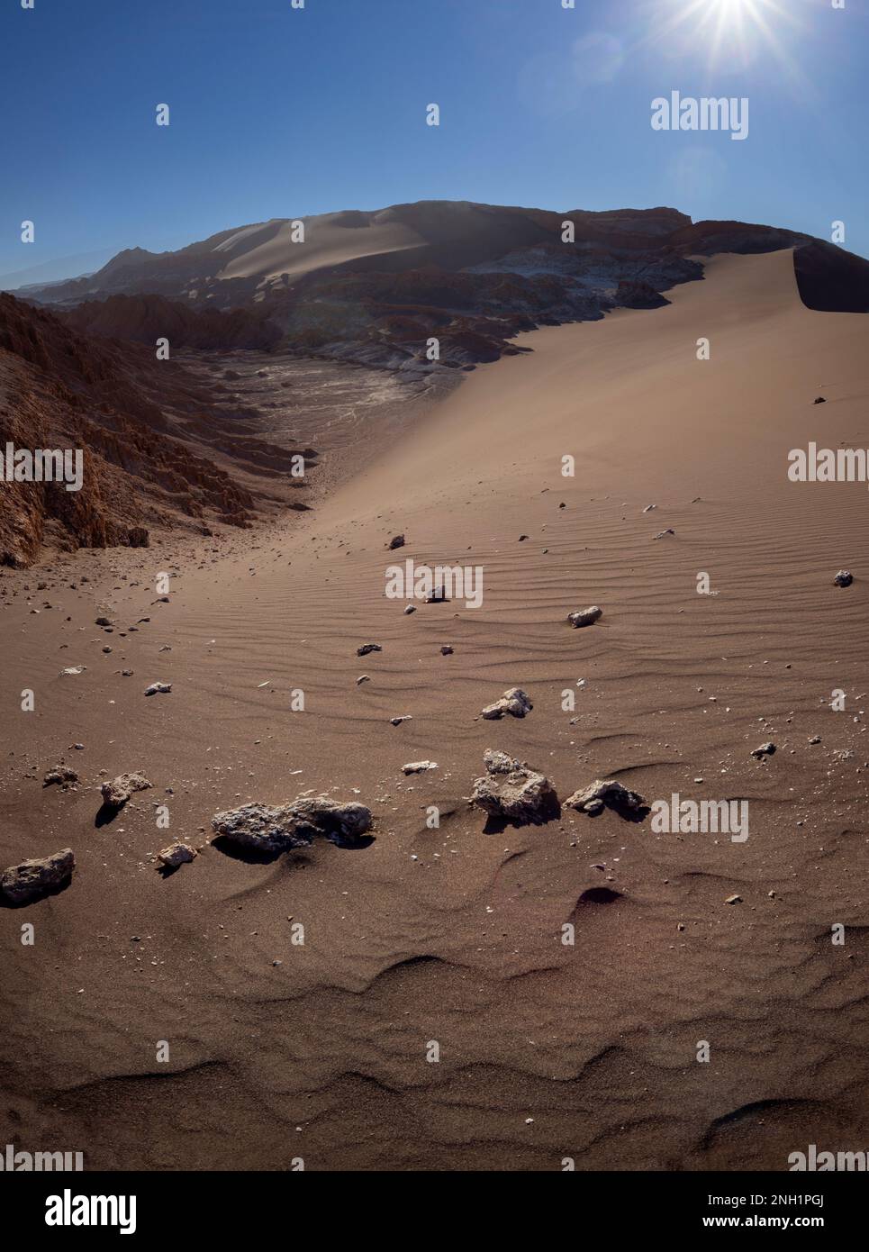 Sanddünen im Nationalpark Moon Valley, San Pedro de Atacama, Chile. Stockfoto