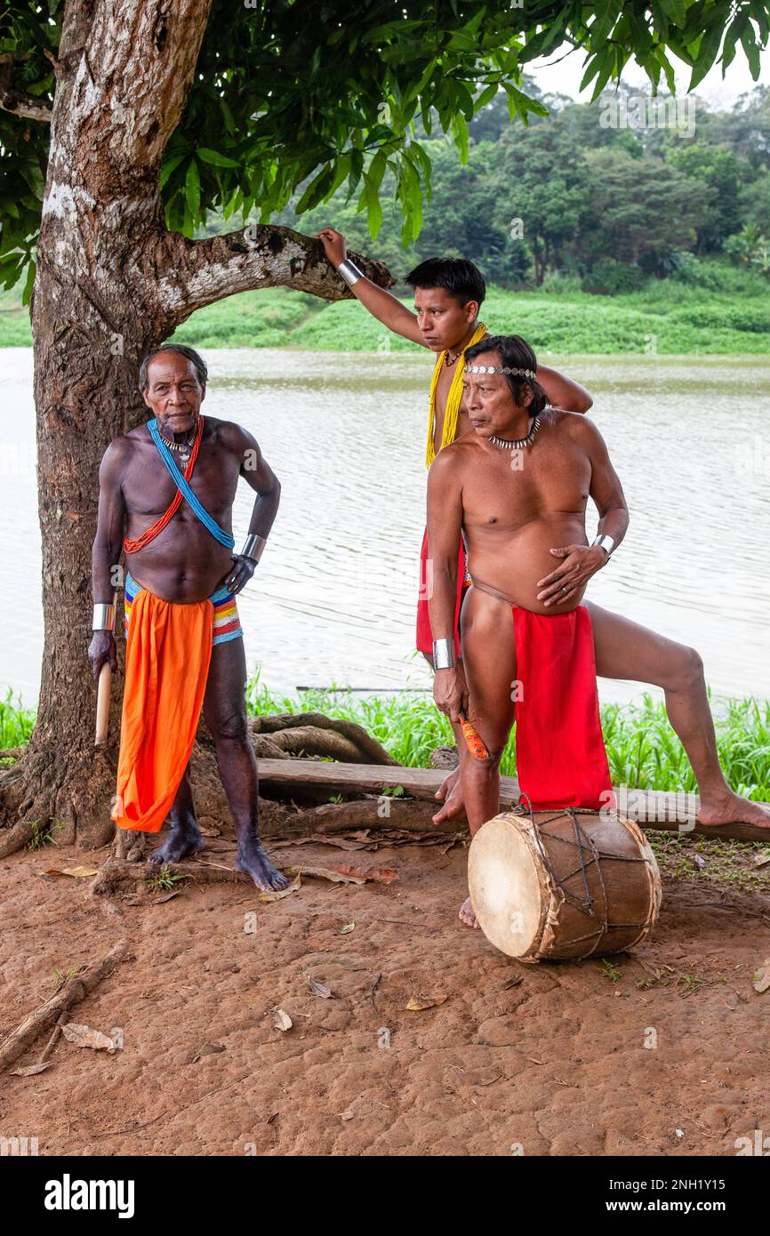 Panama chagres river embera village -Fotos und -Bildmaterial in hoher ...