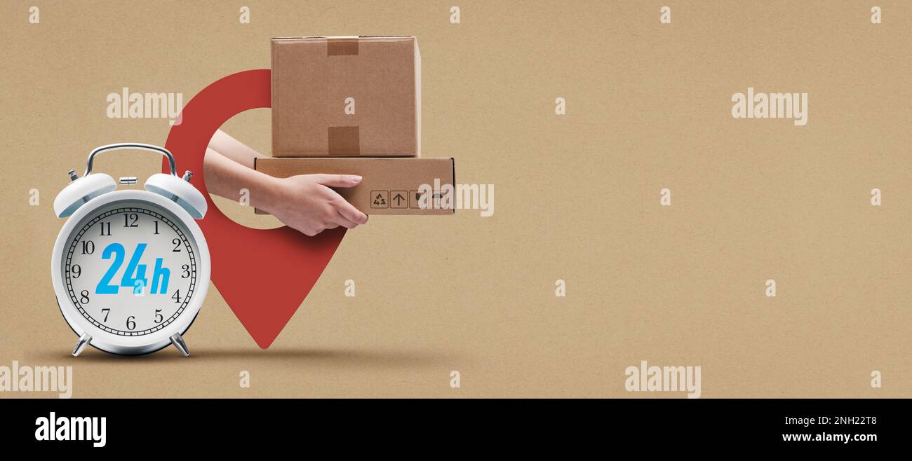 24h schneller Liefer- und Verfolgungsservice: Zusteller hält Pakete mit GPS-Pin und Wecker, Banner mit Kopierbereich Stockfoto