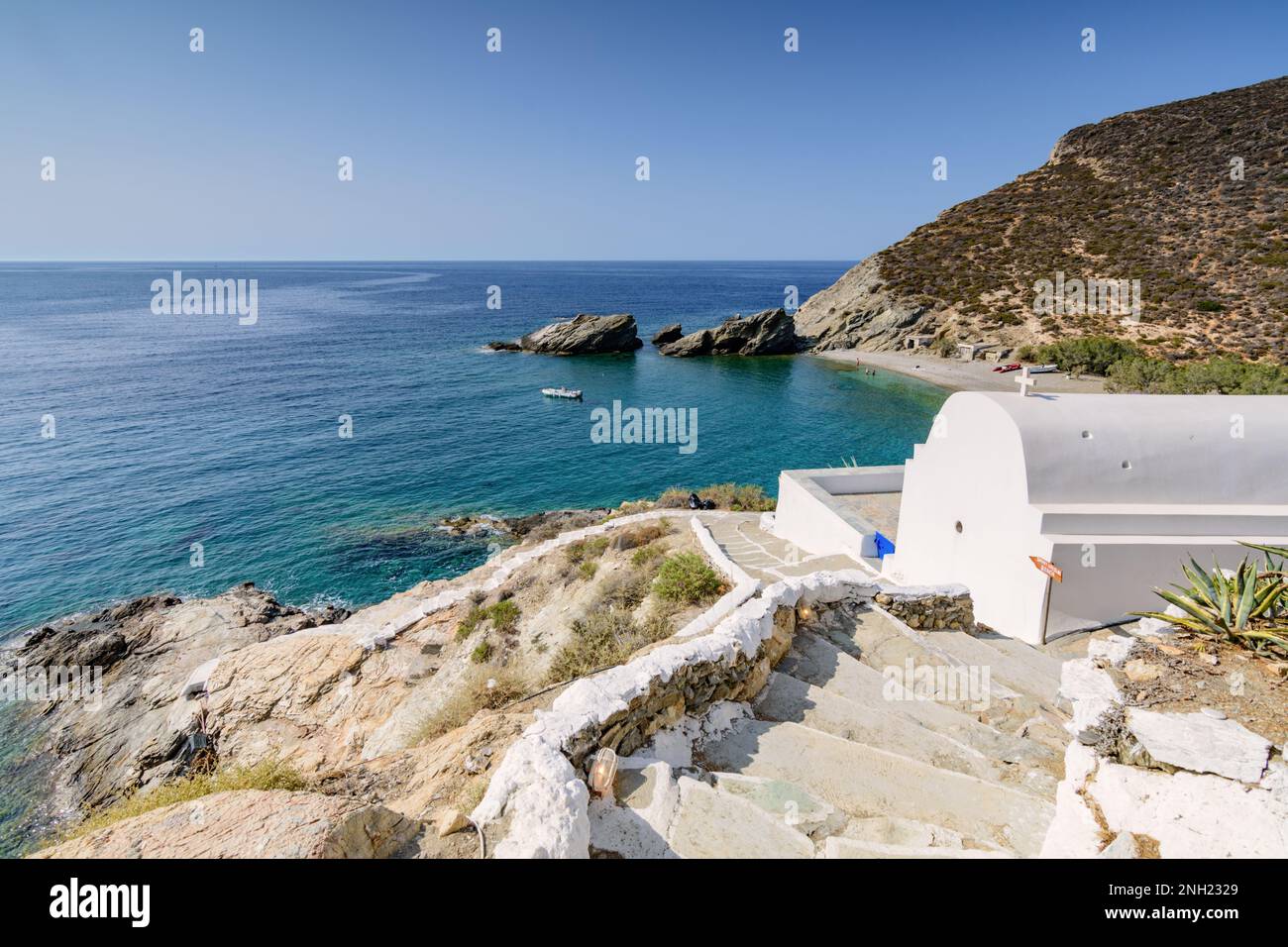 Agios Nikolaos Kirche und Strand, Folegandros Stockfoto