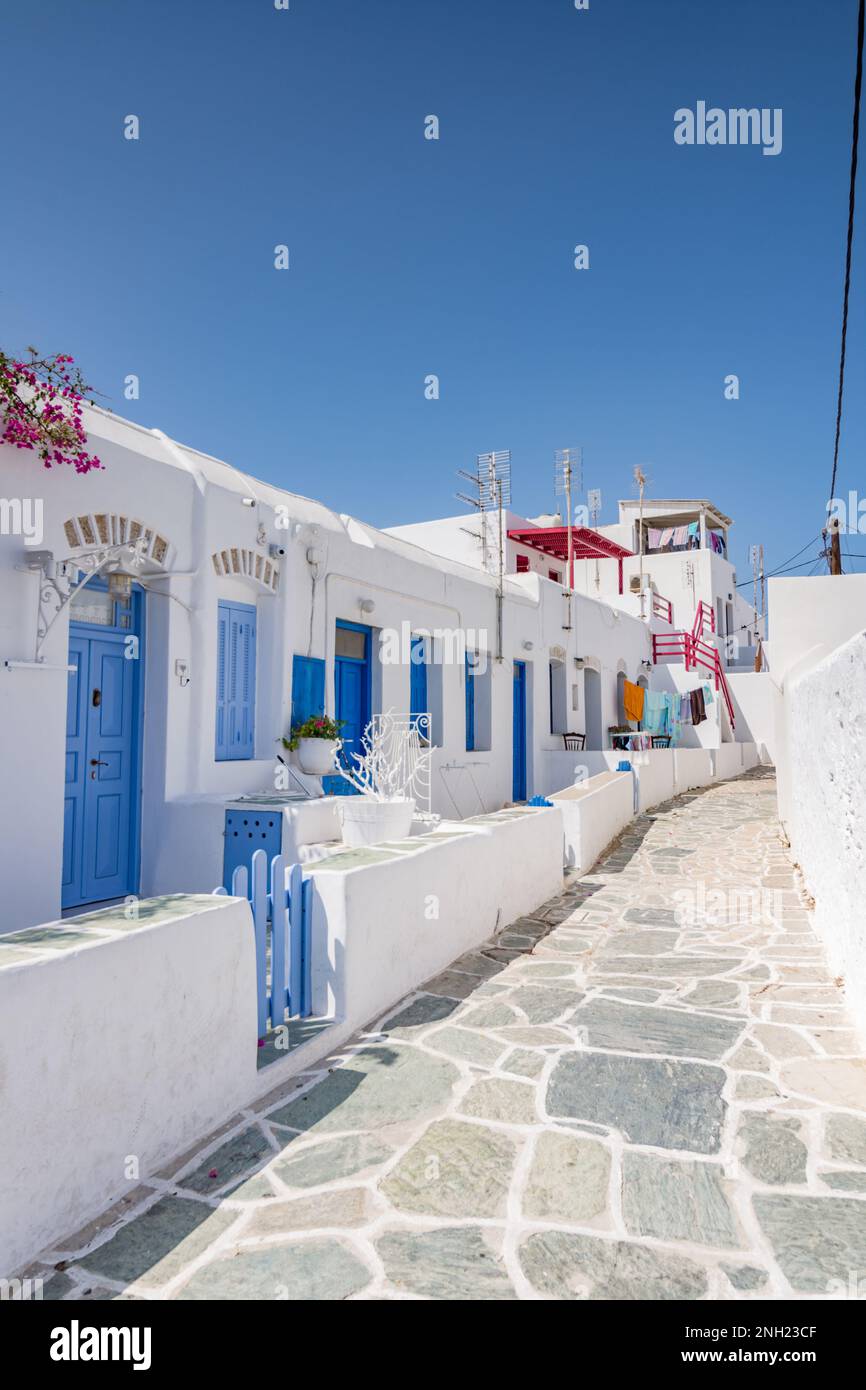 Eine charakteristische Gasse im malerischen Dorf Chora, Folegandros Stockfoto