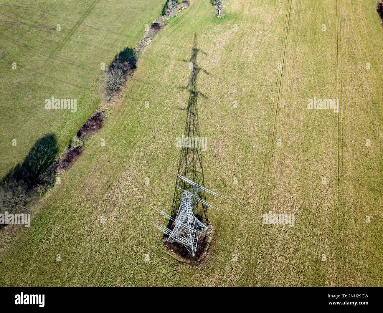 Gitterelektrizität Pylon Aus Der Luft Stockfoto
