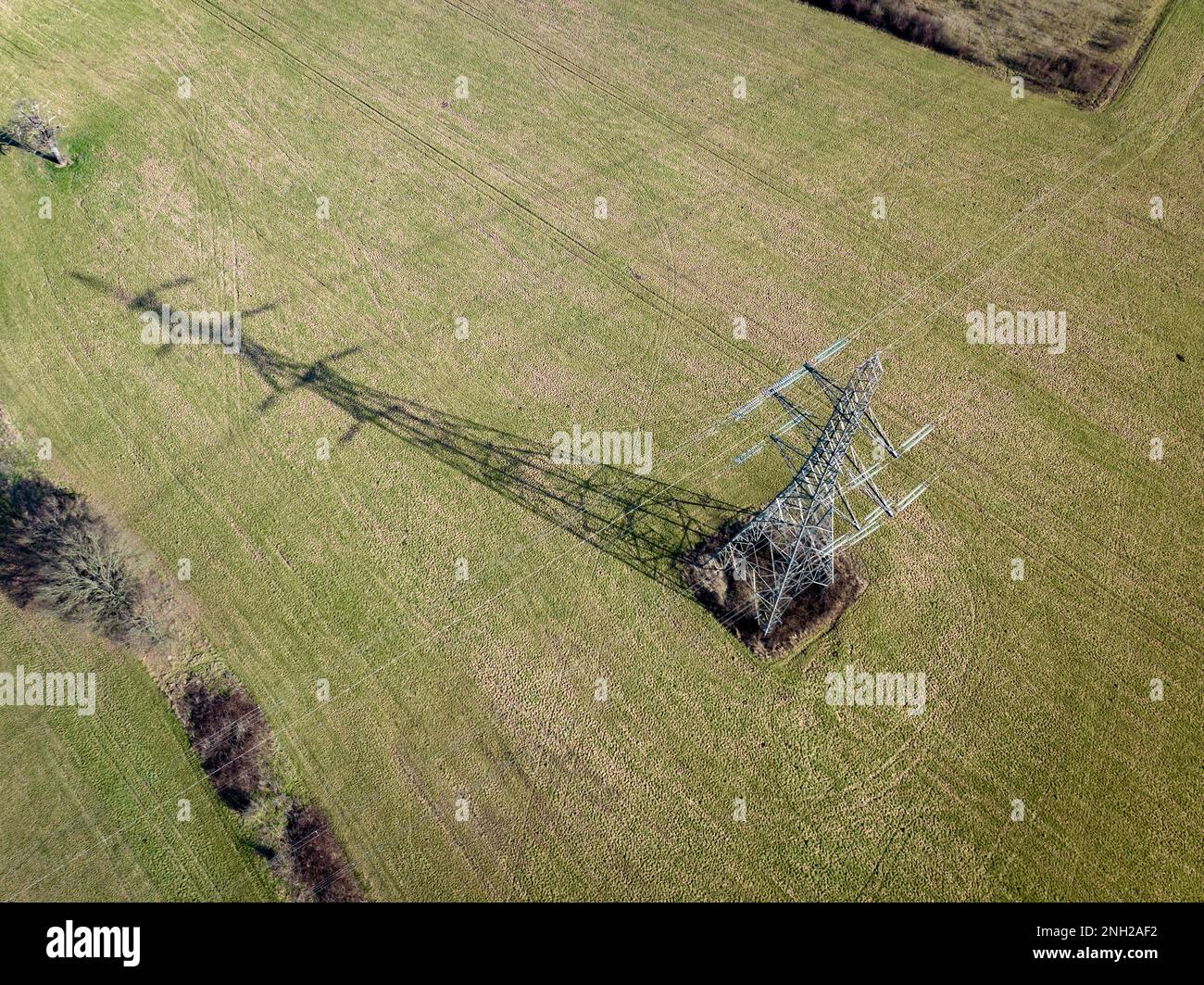 Gitterelektrizität Pylon Aus Der Luft Stockfoto