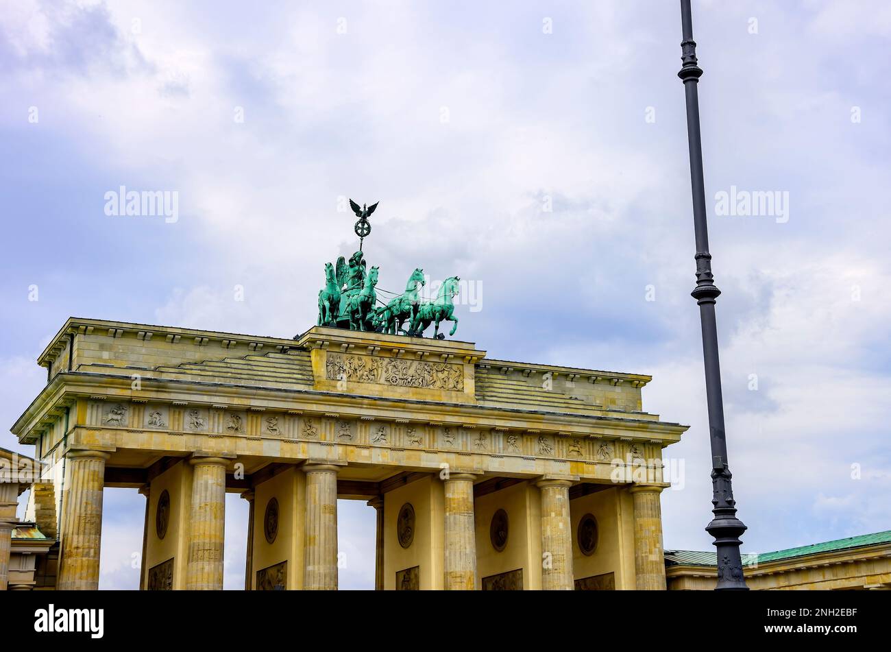 Brandenburger Tor, Pariser Platz, unter den Linden, Berlin, Deutschland. Stockfoto