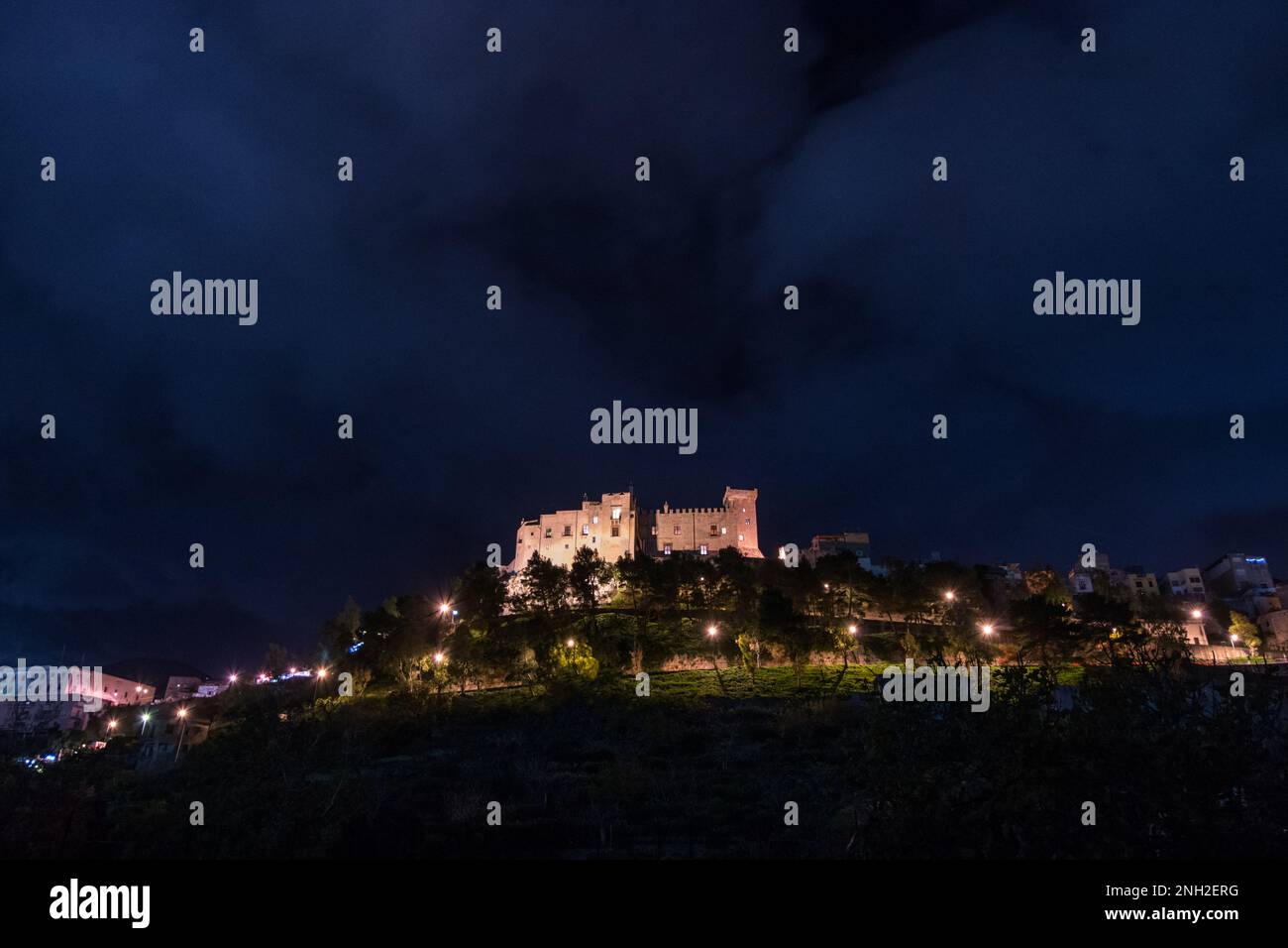 Nachtansicht auf das Schloss La Grua-Talamanca, Carini Stockfoto