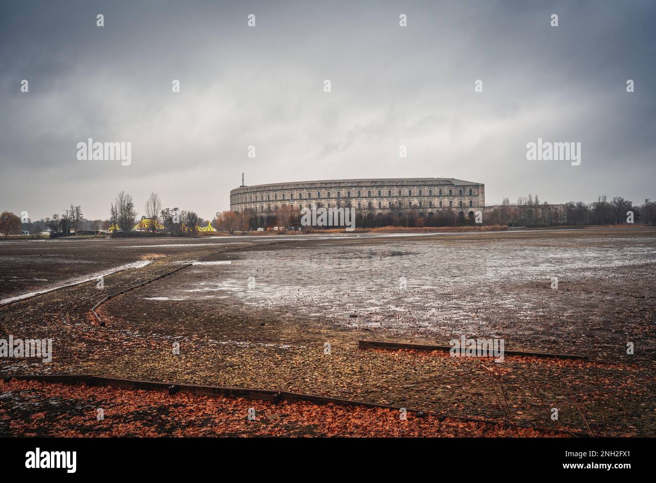 Blick auf die Kongresshalle des Nazi-Parteigeländes - Nürnberg, Bayern, Deutschland Stockfoto