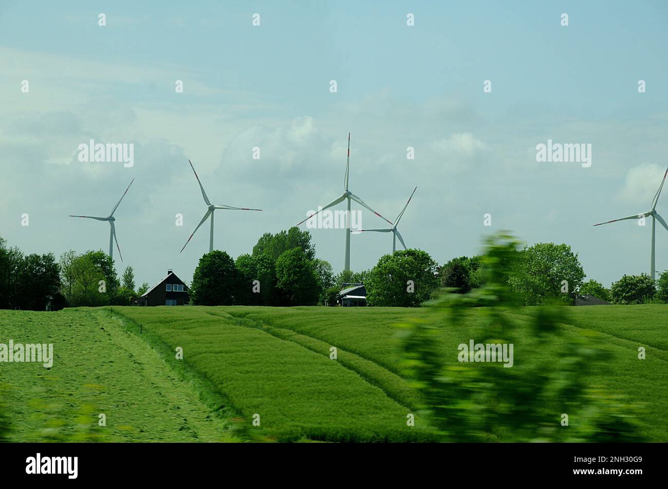 Schleswig Holstein /Germary 20..Mai 2018 Windmühlen oder Windturbinen