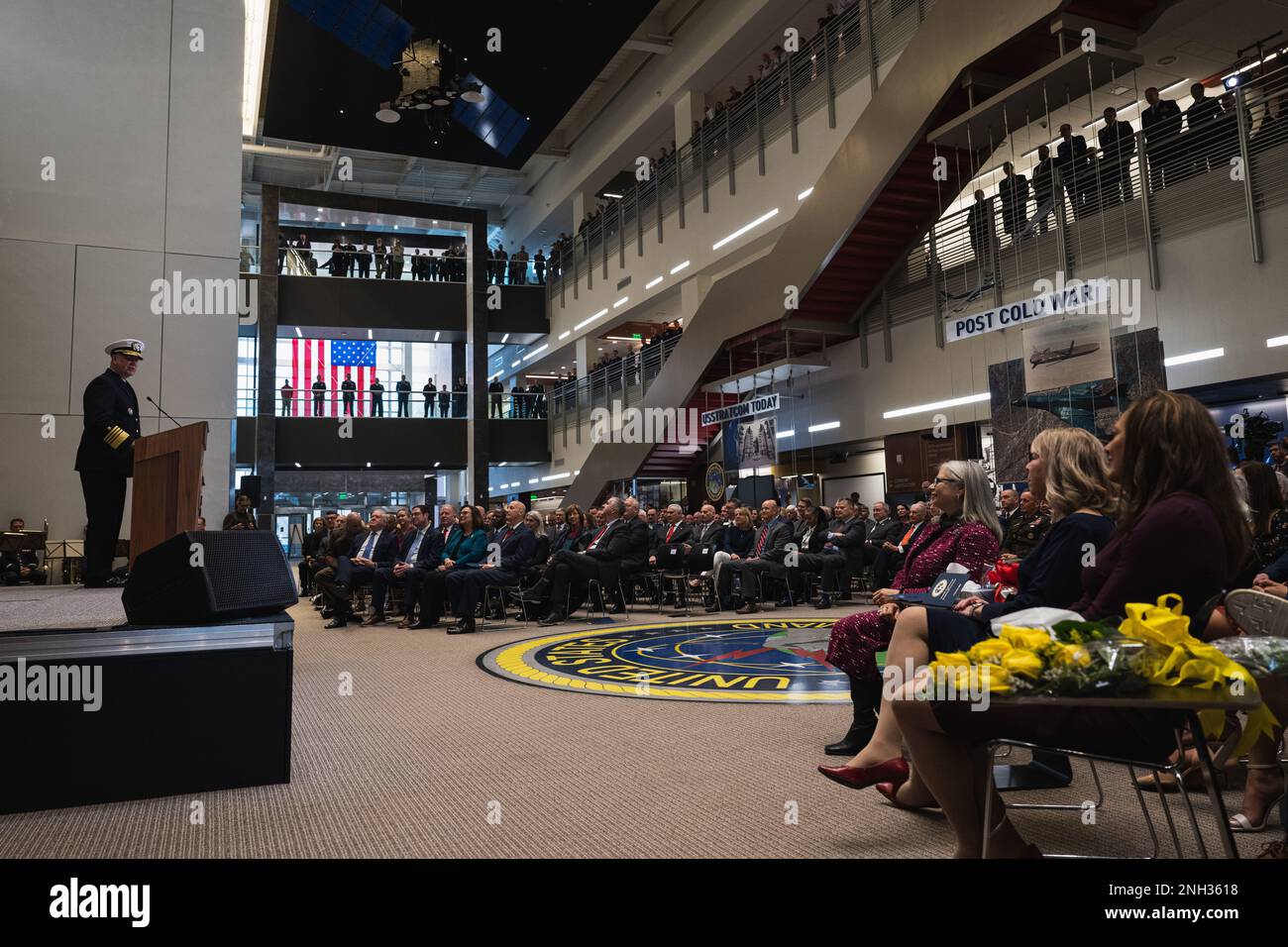 Stellvertretender Vorsitzender des Joint Chiefs of Staff U.S. Christopher Grady spricht während der USA Strategic Command Change of Command Ceremony, Omaha, Neb., 9. Dezember 2022. (Foto des Verteidigungsministeriums der USA Marineoffizier 2. Klasse Alexander Kubitza) Stockfoto