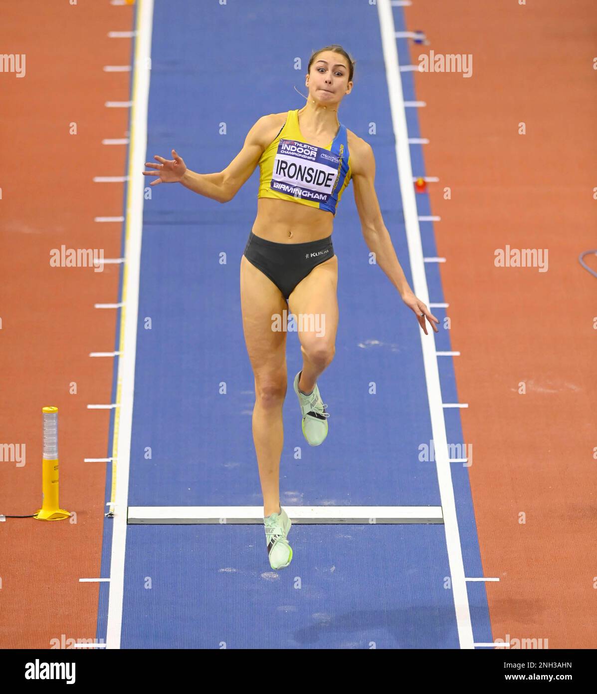 BIRMINGHAM, ENGLAND - FEBRUAR 19: Brooke IRONSIDE während des Long Jump beim britischen Leichtathletik-Indoor-Championship-Tag 2 in der utilita Arena, Birmingham, England Stockfoto