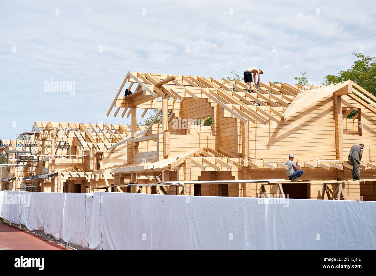 Bau eines Holzhauses Stockfoto