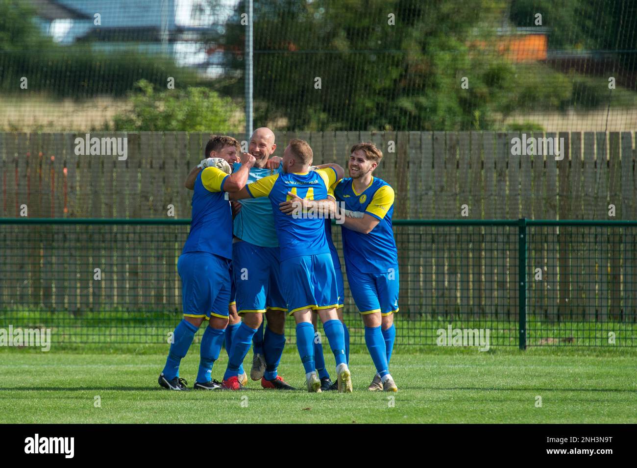 Royal Wootton Bassett, England, 28. August 2021. Uhlsport Hellenic League Premier Match zwischen Royal Wootton Bassett Town und Hereford Lads Club Stockfoto