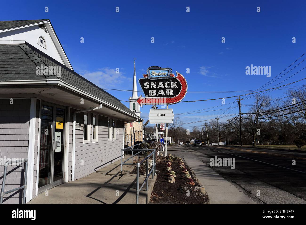 Die moderne Snackbar, ein beliebtes Restaurant in Aquebogue an der Nordgabel des östlichen Long Island New York Stockfoto