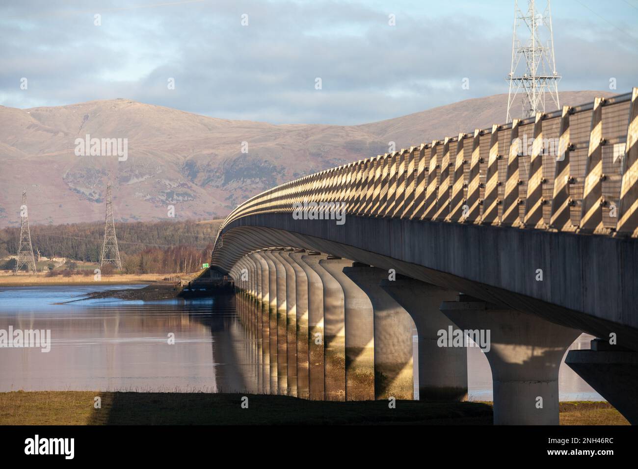 Clackmannanshire Bridge über den Firth of Forth in Schottland, die am 19. November 2008 für den Verkehr geöffnet wurde Stockfoto