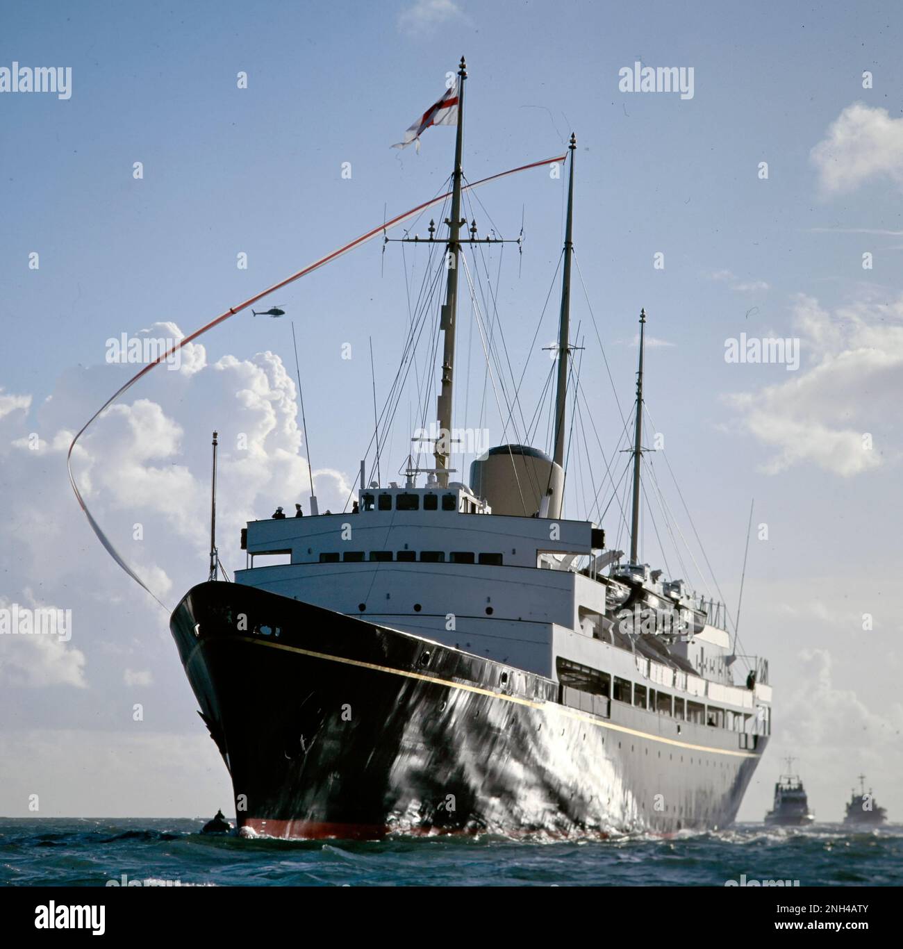 Samstag, 22. November 1997, Yacht Britannia Ihrer Majestät kehrt nach Portsmouth zurück und fliegt zum letzten Mal ihren Geldbeutel, bevor sie am 11. Dezember 1997 in Portsmouth, Hampshire, England, Großbritannien, stillgelegt wird Stockfoto