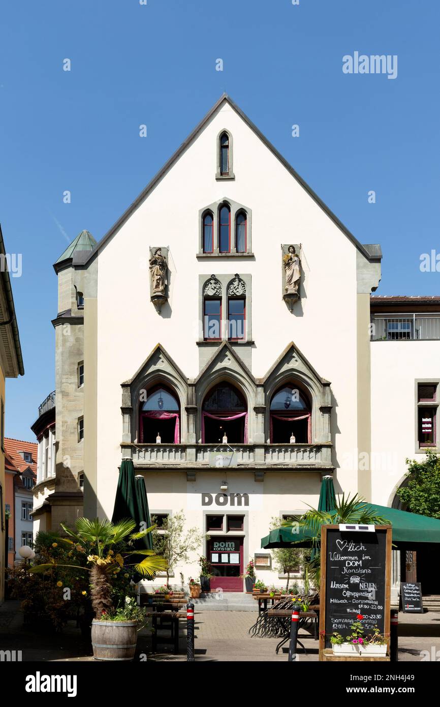 Die ehemalige Kirche St. Johann, jetzt Wohn- und Geschäftsgebäude, Constance, Baden-Württemberg, Deutschland Stockfoto