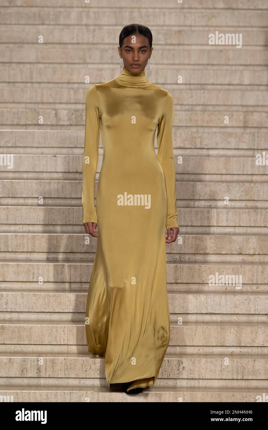 London, Großbritannien. 19. Februar 2023. Models auf dem Laufsteg der Tove Modenschau während der Herbst Winter 2023 Collections Fashion Show auf der London Fashion Week in London am 19 2023. Februar. (Foto: Jonas Gustavsson/Sipa USA) Guthaben: SIPA USA/Alamy Live News Stockfoto