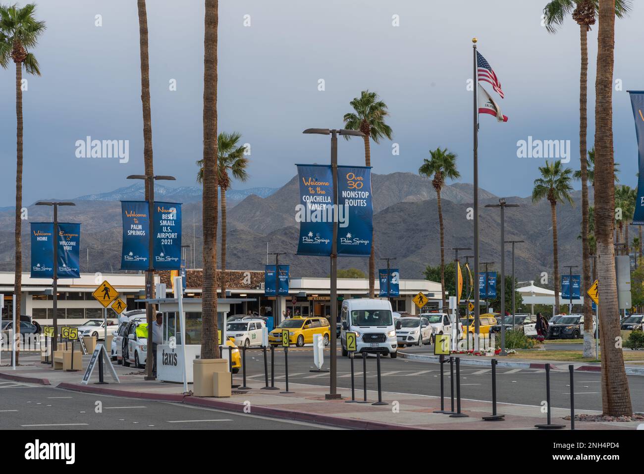 Palm Springs, Kalifornien, USA - 19. Februar 2023: Internationaler Flughafen Palm Springs an einem späten Nachmittag gezeigt. Stockfoto