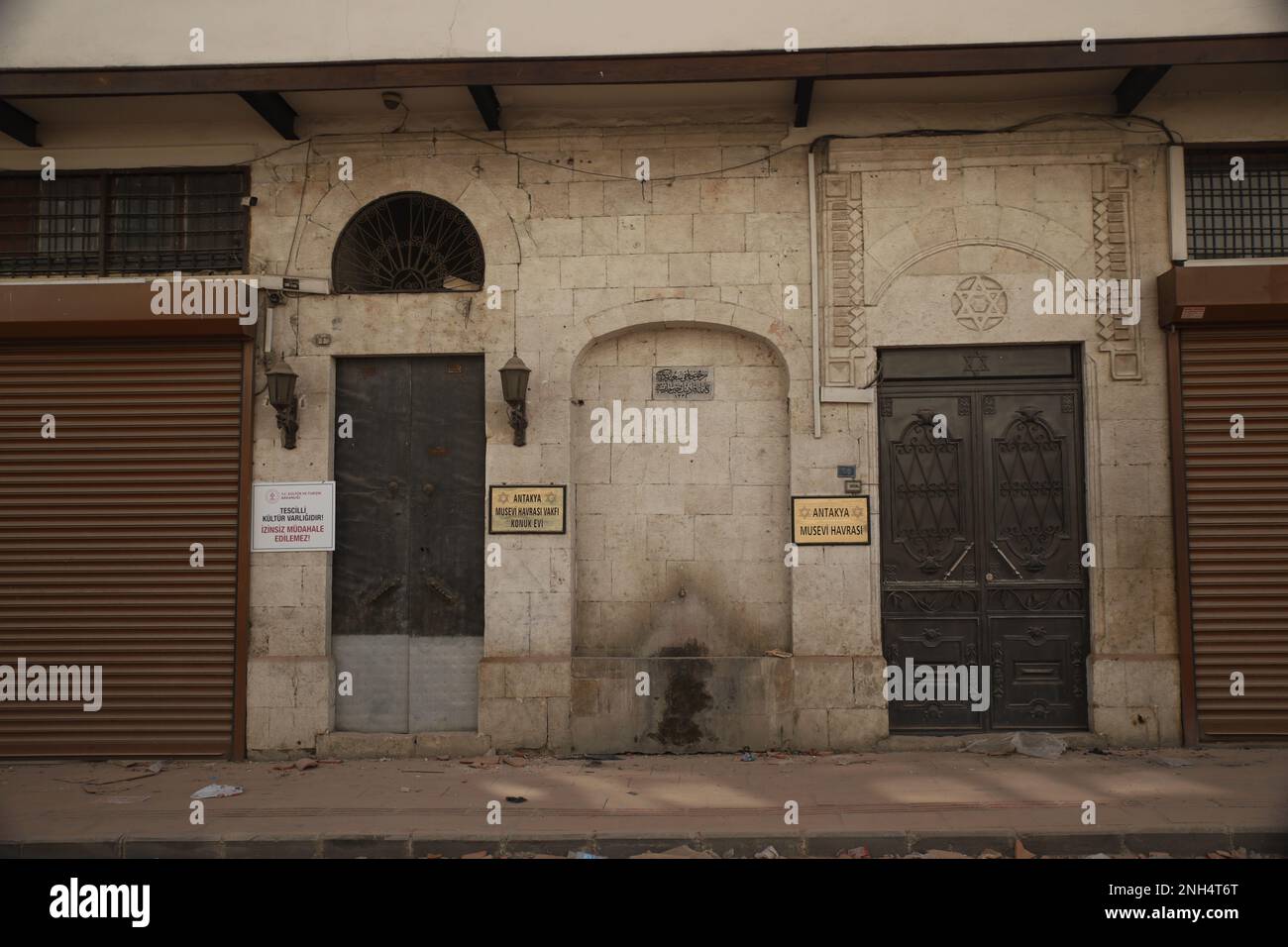 Jüdische Synagoge von Antiochs Fassade, nach den Erdbeben von Kahramanmaras am 6. Februar 2023, Antakya, Türkei. 20. Stockfoto