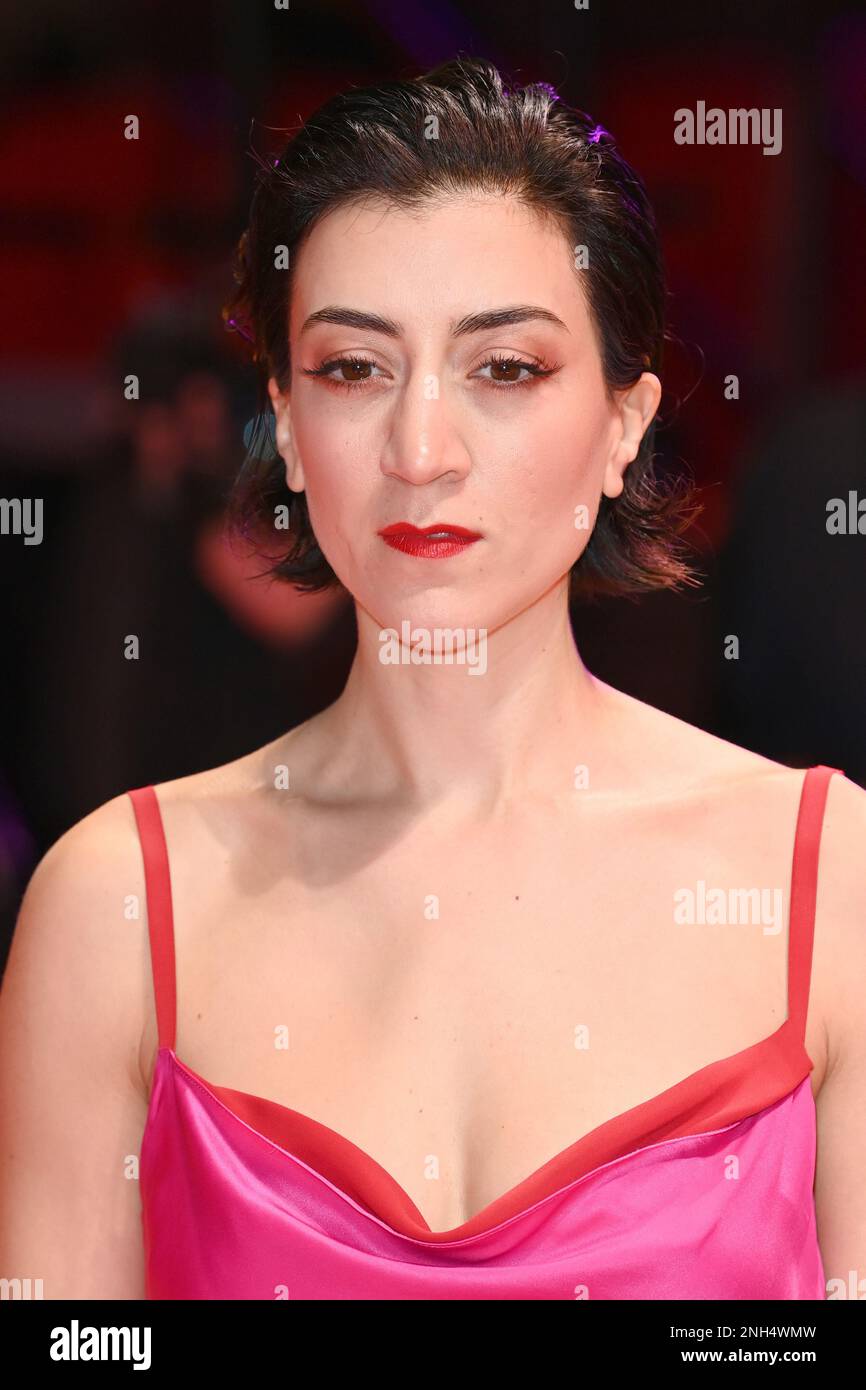 Berlin, Deutschland. 20. Februar 2023. Schauspielerin Gizem Erdogan nimmt am Montag, den 20. Februar 2023, am 73. Berliner Filmfestival im Grand Hyatt in Berlin an der Vorführung für Golda Teil. Foto: Paul Treadway/Kredit: UPI/Alamy Live News Stockfoto