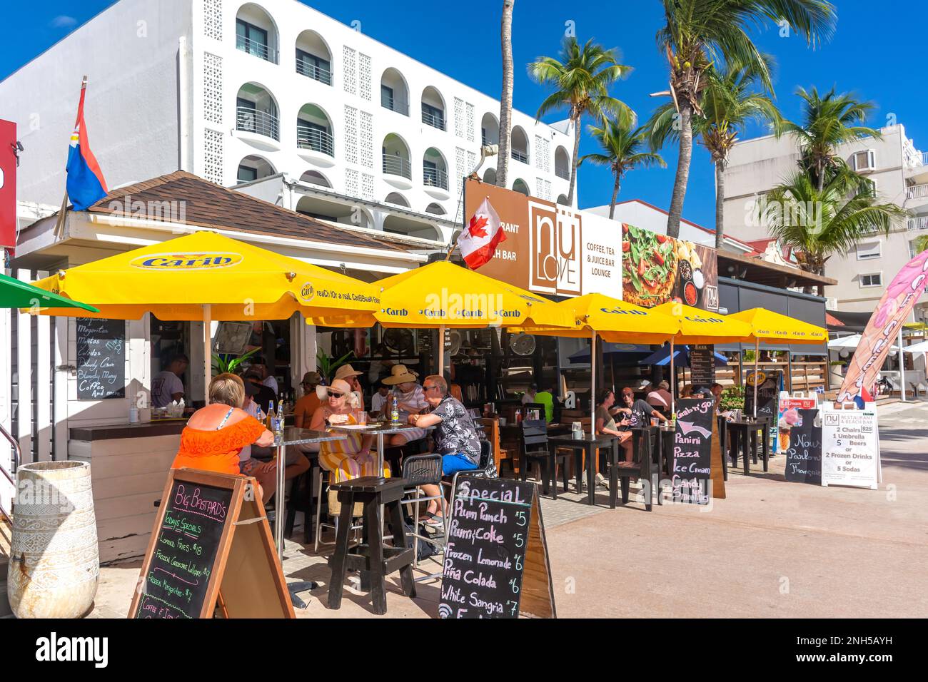 Nu Love Bar & Restaurant, The Boardwalk, Philipsburg, St. Maarten, Saint Martin, Kleine Antillen, Karibik Stockfoto
