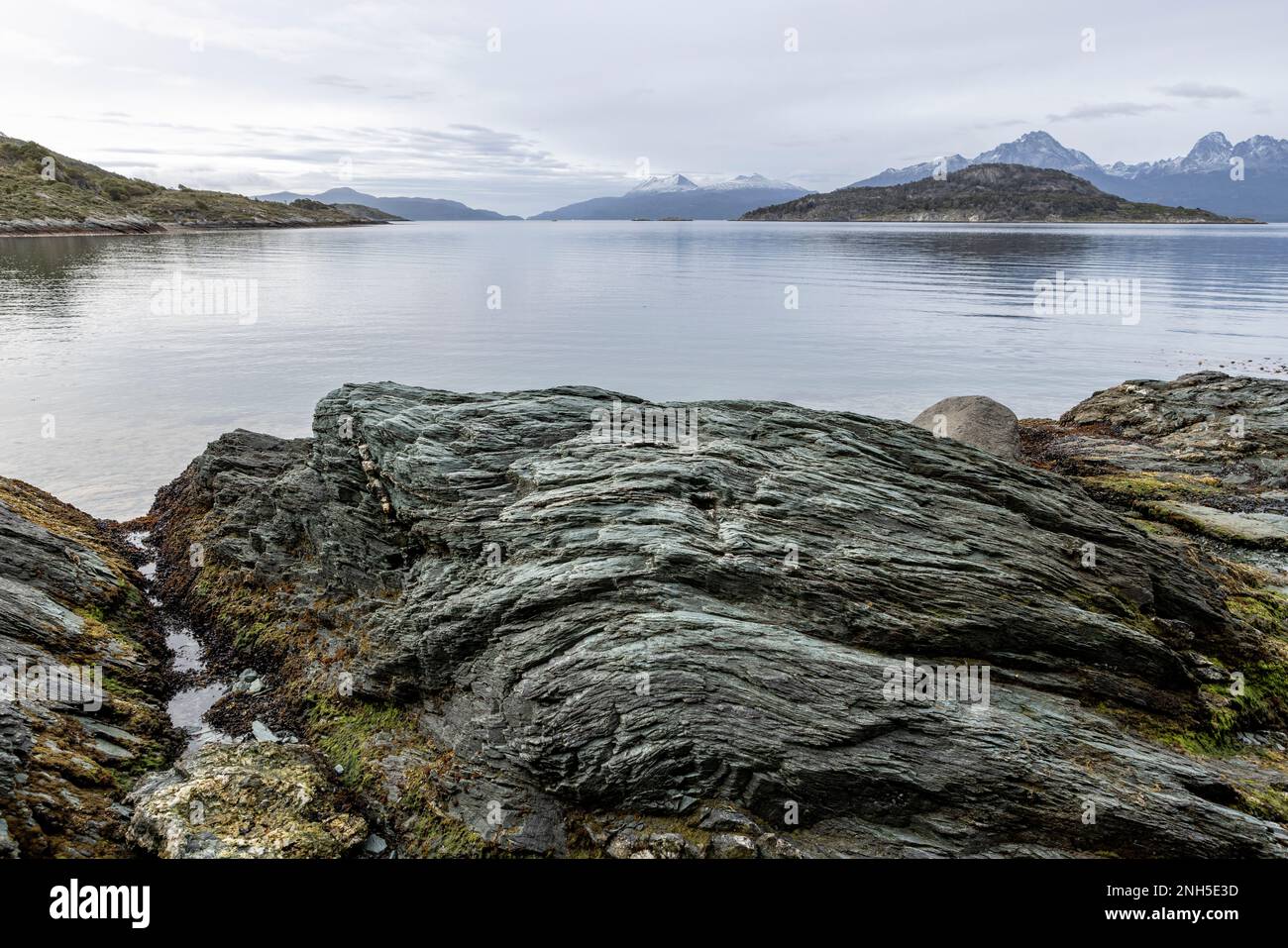 Blick von einem Strand im Tierra del Fuego Nationalpark, Ushuaia - Reise nach Südamerika und Argentinien Stockfoto