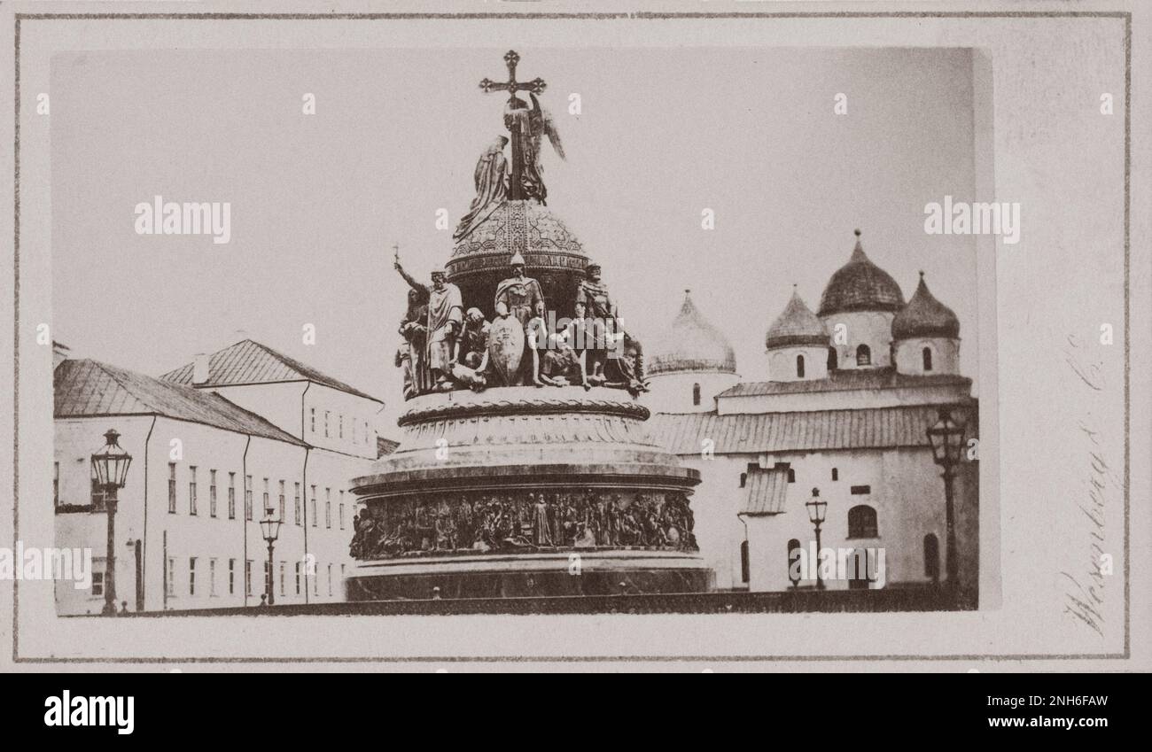 Vintage-Foto des Millennium Monument in Novgorod, Russland. 1870 - 1880 Stockfoto