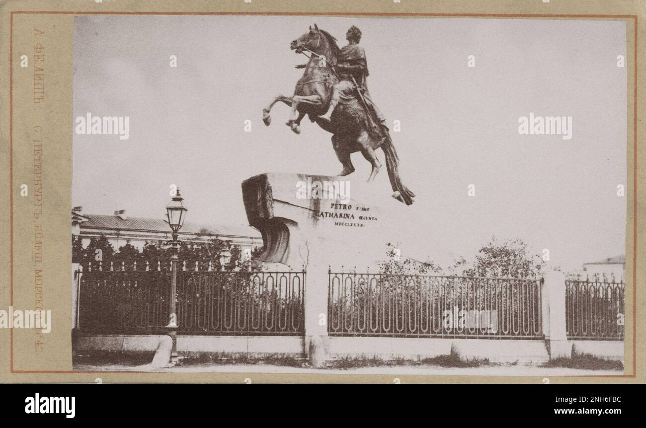 Vintage-Foto der Reiterstatue von Zar Peter dem Großen in St. Petersburg. 1875 - 1885 Stockfoto