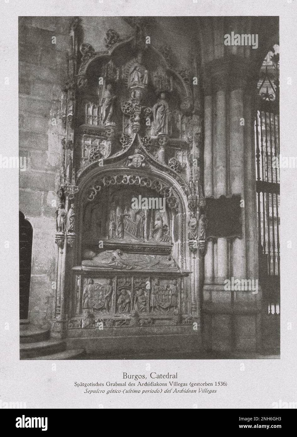 Architektur des alten Spaniens. Oldtimer-Foto der Kathedrale von Burgos. Spätgotisches Grab von Archdeacon Villegas (gestorben 1536) Stockfoto
