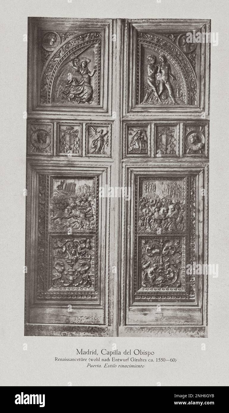 Architektur des alten Spaniens. Vintage-Foto der Kapelle des Bischofs (Capilla del Obispo) in Madrider Renaissance-Türen (wahrscheinlich nach Giraltes Design c. 1550-1560) Stockfoto